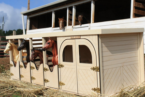 Toy Horse Barn for your Breyer horses